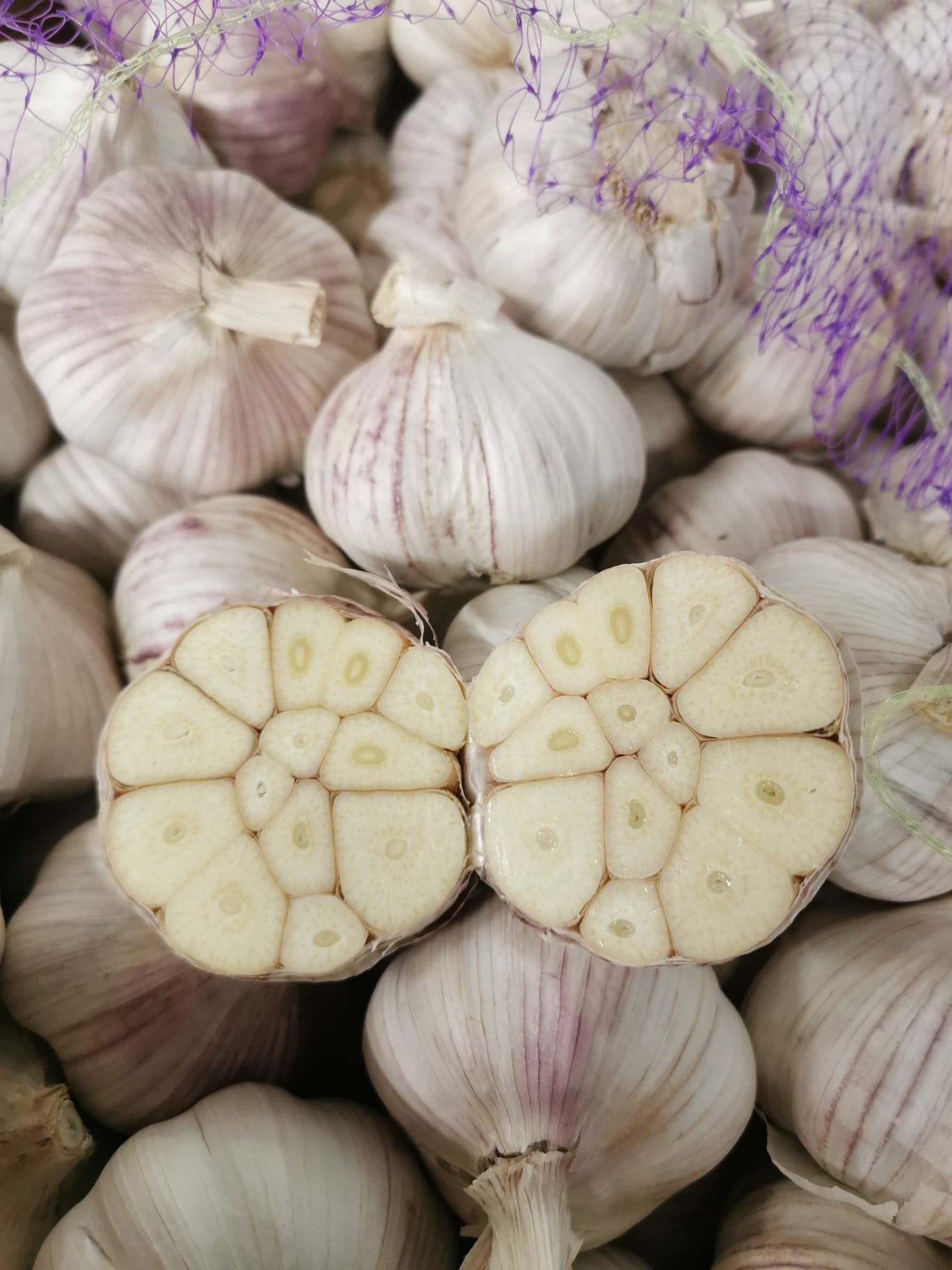 Garlic packaging